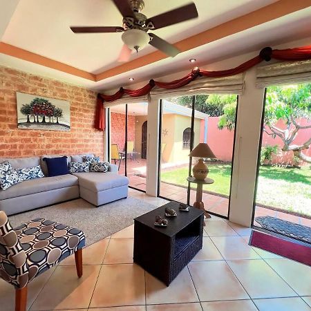 Beautiful Home W/ Backyard, Ac - Close To Airport Brasil Luaran gambar